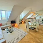 La Lanterne / F3 Chateau De