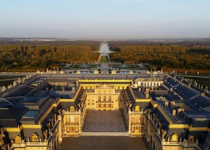 La Lanterne / F3 Chateau De Versay
